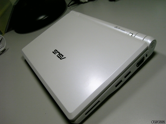 簡約~方便~輕巧~ASUS EeePc 開箱報告!(新增灌XP)