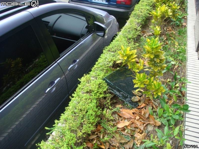 是怎樣啦!Mazda的車有那麼搶手嗎?這次換DVD音響被偷走..