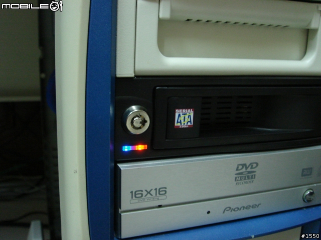 免使用抽取盒的抽取式硬碟盒 - 伽利略 MR600 SATA I/II 抽取式硬碟盒
