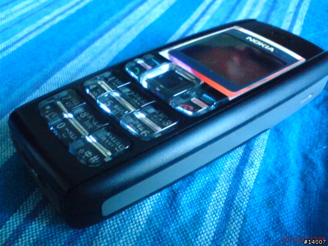 真正的低階 手機 比較!nokia 1600 和 se的 j110i