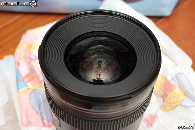 尿布裡有Canon EF 20mm f/2.8!!!撿起來PK 10-22mm