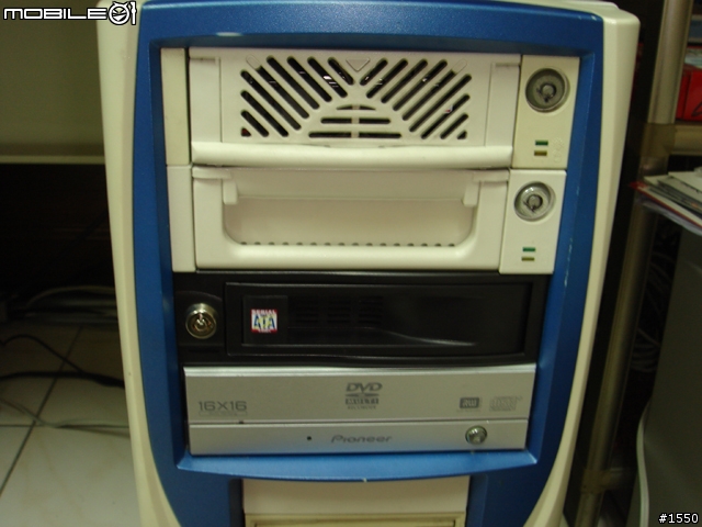 免使用抽取盒的抽取式硬碟盒 - 伽利略 MR600 SATA I/II 抽取式硬碟盒