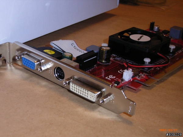 ATI 入門卡 HD 2400 PRO 評測 外觀解析