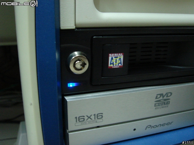 免使用抽取盒的抽取式硬碟盒 - 伽利略 MR600 SATA I/II 抽取式硬碟盒