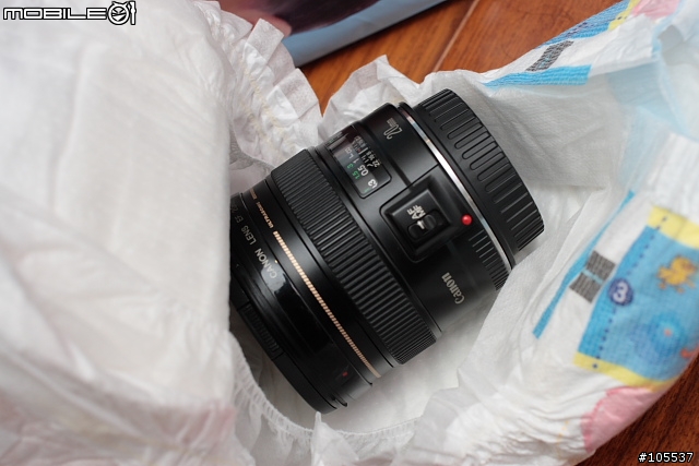 尿布裡有Canon EF 20mm f/2.8!!!撿起來PK 10-22mm
