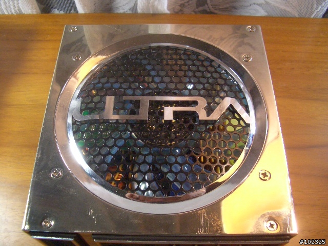 不測電壓之模組PSU新鮮貨ULTRA X2 550W