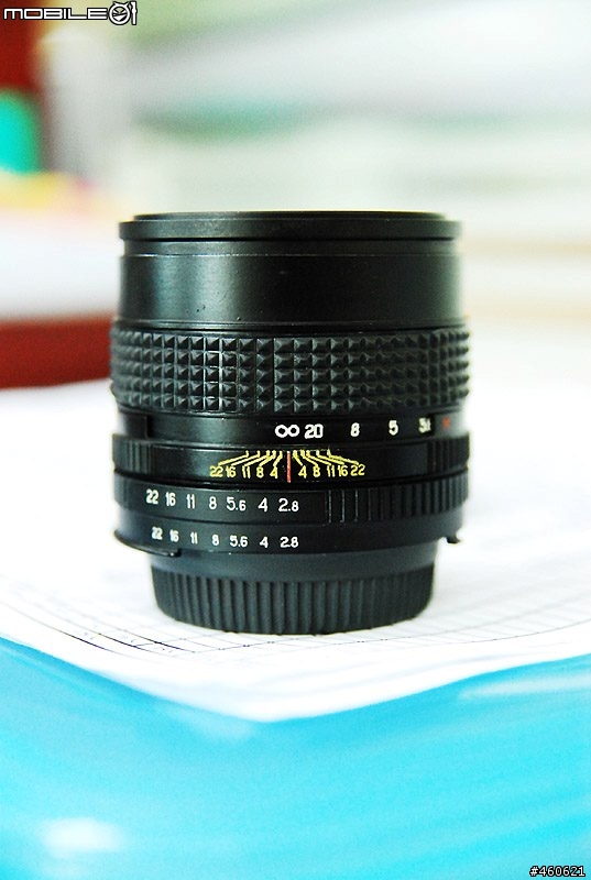 分享"俄鏡"一顆 +NIKON 90th anniversary 背帶