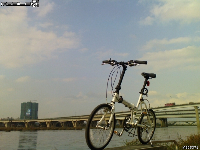 騎著折疊車帶著P1i 流浪到淡水