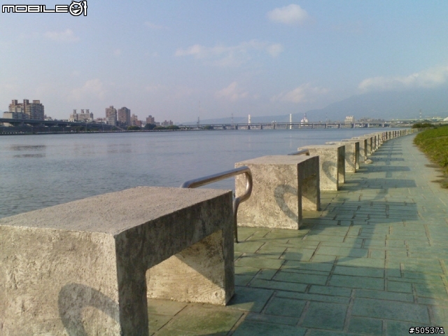 騎著折疊車帶著P1i 流浪到淡水