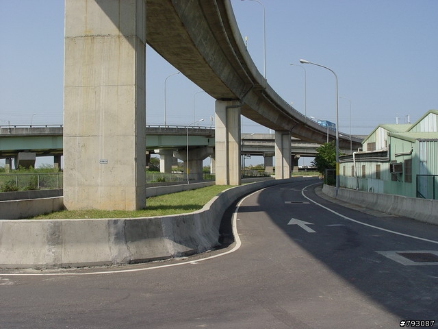 南崁-->大園溪海花卉區-->桃園高鐵站-->南崁,單車輕鬆行