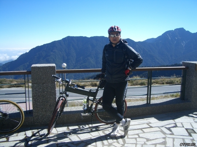合歡山悍馬渡假行