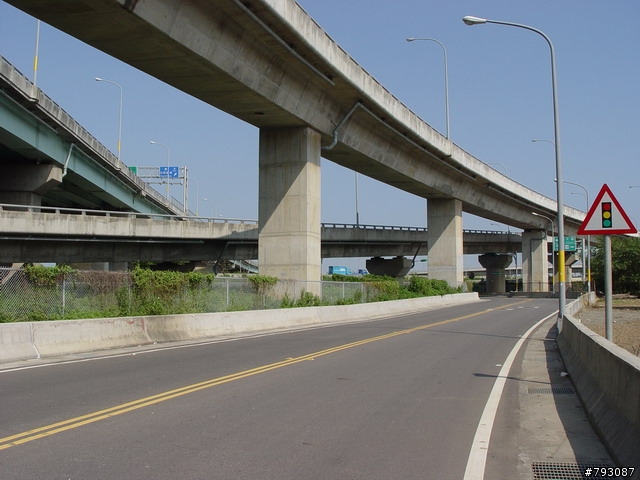 南崁-->大園溪海花卉區-->桃園高鐵站-->南崁,單車輕鬆行
