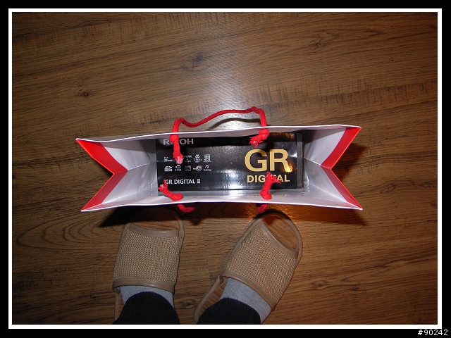 (新增第2頁一,二代ISO評比)GRD II 開箱初體驗