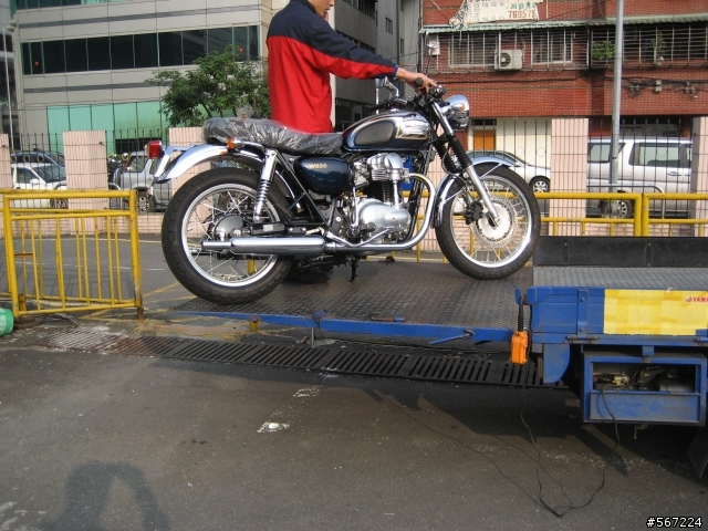 12/14終於入手囉~KAWASAKI 川崎W650相關圖片分享~~