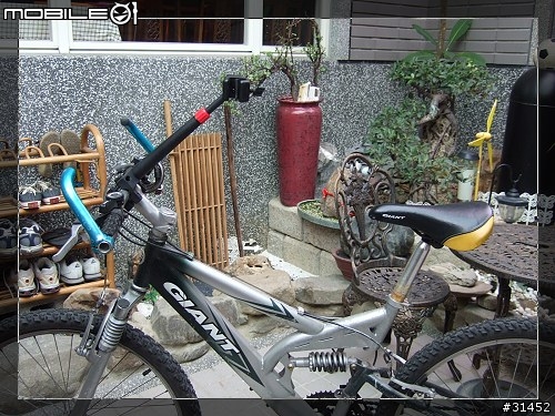婆婆媽媽一起來,好用的「腳踏車雨傘支撐架」