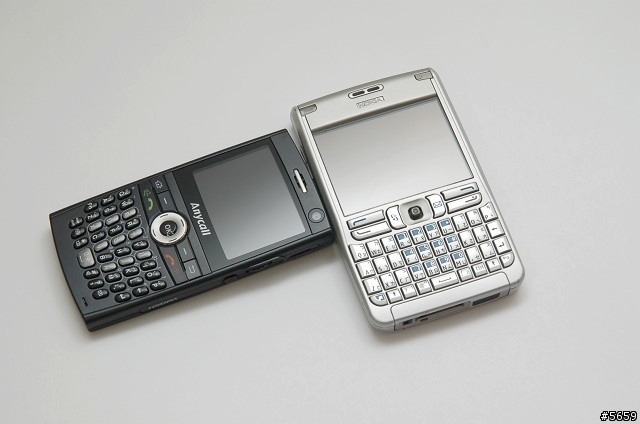 Qwerty手機評比 - SAMSUNG i608 V.S NOKIA E61