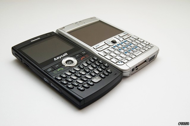 Qwerty手機評比 - SAMSUNG i608 V.S NOKIA E61