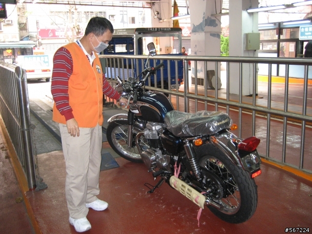 12/14終於入手囉~KAWASAKI 川崎W650相關圖片分享~~