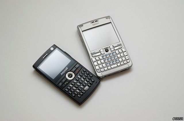 Qwerty手機評比 - SAMSUNG i608 V.S NOKIA E61