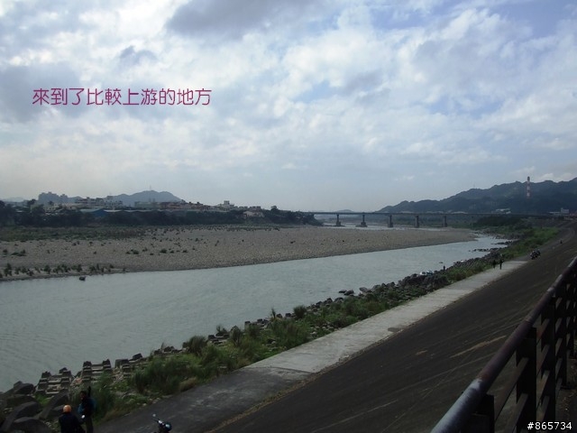 麥可 一隻腳完成石門水庫之旅
