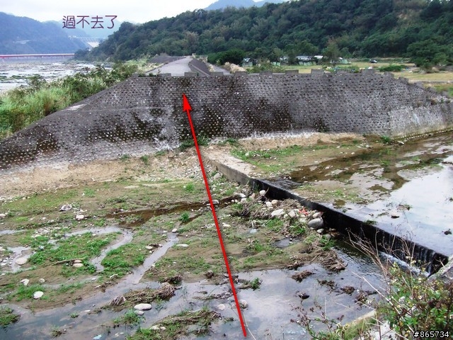 麥可 一隻腳完成石門水庫之旅