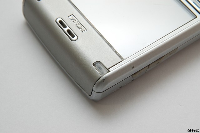 Qwerty手機評比 - SAMSUNG i608 V.S NOKIA E61
