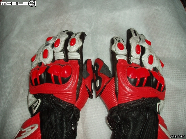 (入手)Dainese GUANTO FULL METAL RACER ─ 12/15新增心得
