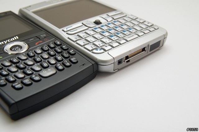Qwerty手機評比 - SAMSUNG i608 V.S NOKIA E61