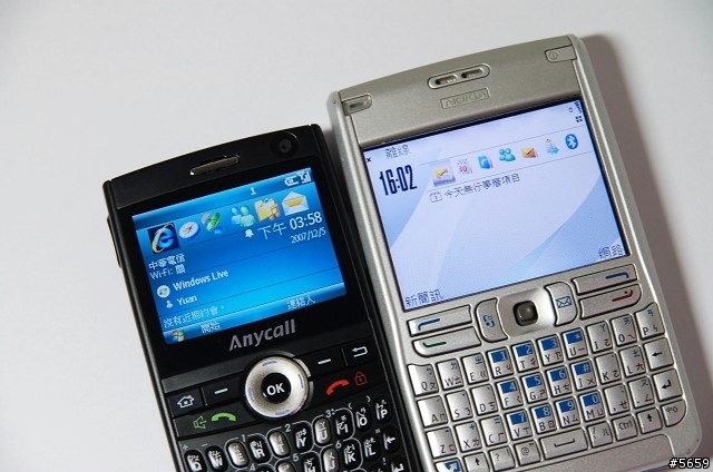 Qwerty手機評比 - SAMSUNG i608 V.S NOKIA E61