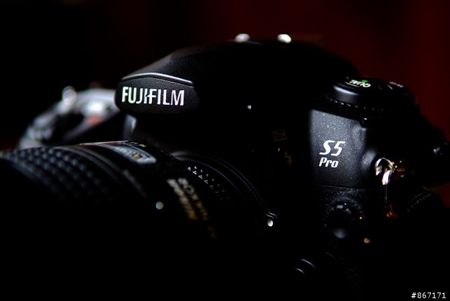 【主題分享】 美しい肌の色にこだわりました -- FUJIFILM FinePix S5 Pro開發者專訪(ITmedia)