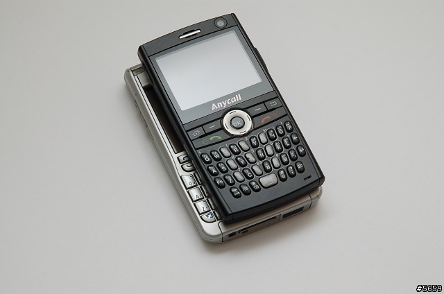 Qwerty手機評比 - SAMSUNG i608 V.S NOKIA E61