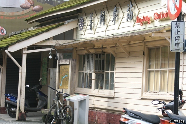 緩緩飄落的楓葉像思念...(圖不少請小心)