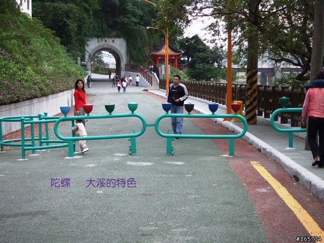 麥可 一隻腳完成石門水庫之旅