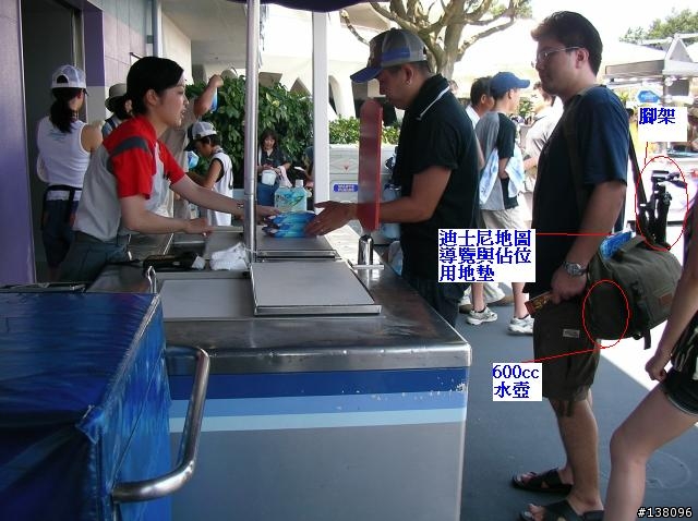 更新實際夜景長曝照片:還在找方便好用的旅行用腳架嗎...看看這隻吧 Slik Sprint Pro 3-way 更新實際夜景長曝照片.