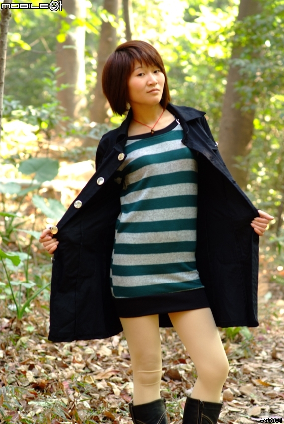 Fuji S5 Pro + Zeiss Planar 1.4/85 ZF