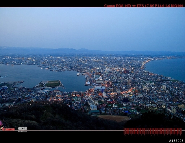 更新實際夜景長曝照片:還在找方便好用的旅行用腳架嗎...看看這隻吧 Slik Sprint Pro 3-way 更新實際夜景長曝照片.