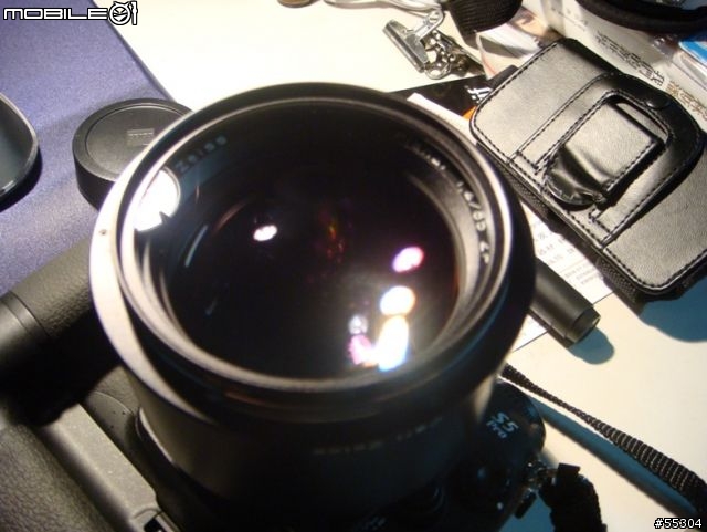 Fuji S5 Pro + Zeiss Planar 1.4/85 ZF