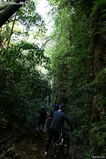 <寫真集> 台南 To 高雄 大崗山 OFFROAD挑戰 圖多
