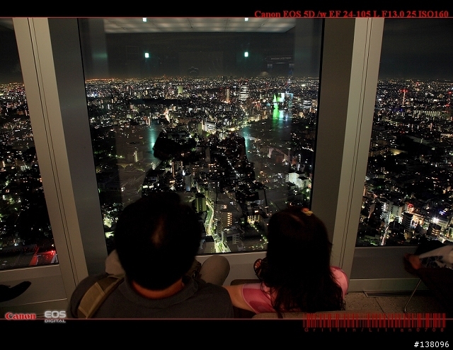 更新實際夜景長曝照片:還在找方便好用的旅行用腳架嗎...看看這隻吧 Slik Sprint Pro 3-way 更新實際夜景長曝照片.
