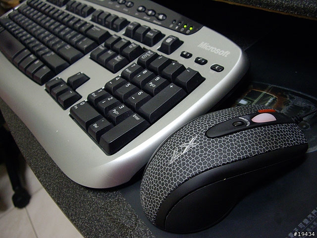 太座的新玩具~i-rocks RF-6570無線鍵盤滑鼠組