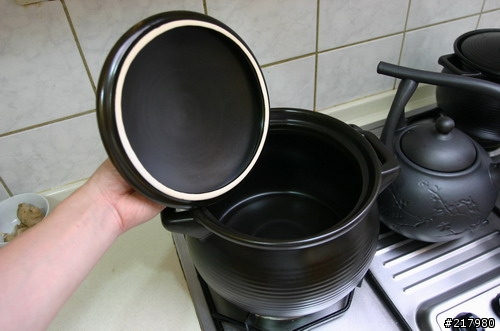 「煮男分享」讓燉煮的食物變美味的陶鍋