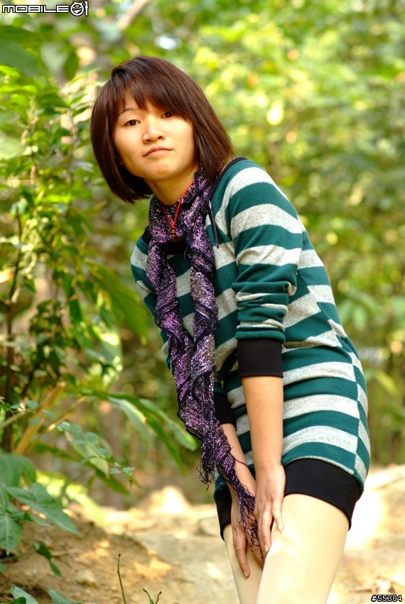 Fuji S5 Pro + Zeiss Planar 1.4/85 ZF