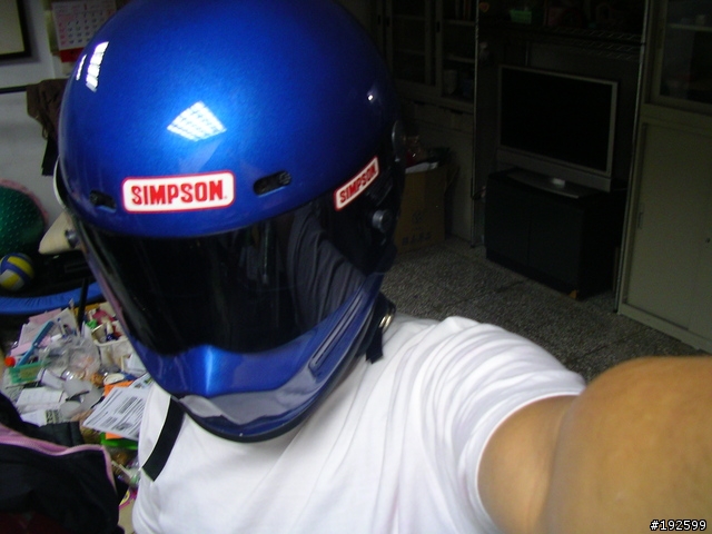 (分享)純正美國進口Simpson安全帽