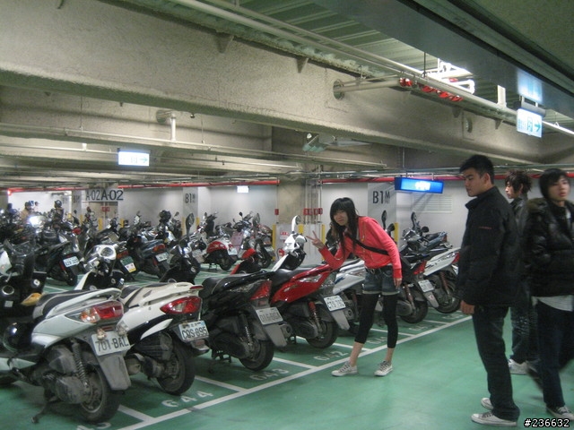 〃11人8台車瘋狂騎機車環島9日遊〃歐都邁兔台玩~!