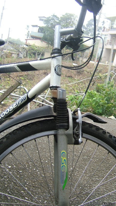 野人獻曝,分享一台少見的腳踏車!這應該算是公路車吧!!!
