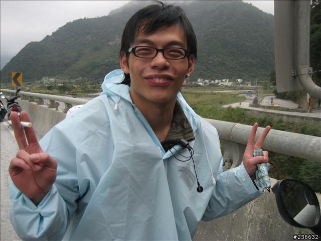 〃11人8台車瘋狂騎機車環島9日遊〃歐都邁兔台玩~!