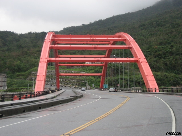 〃11人8台車瘋狂騎機車環島9日遊〃歐都邁兔台玩~!