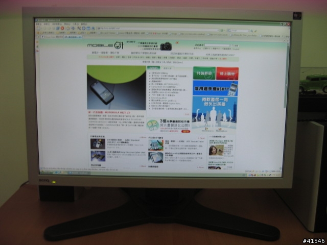 改裝benq 22吋 monitor於viewsonic 可旋轉氣壓腳架