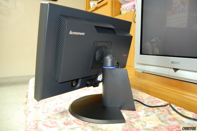 冷門的選擇 Lenovo ThinkVision L220x