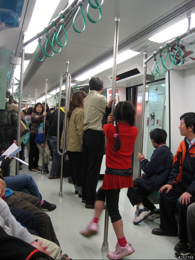 高雄捷運試乘,陪你過年